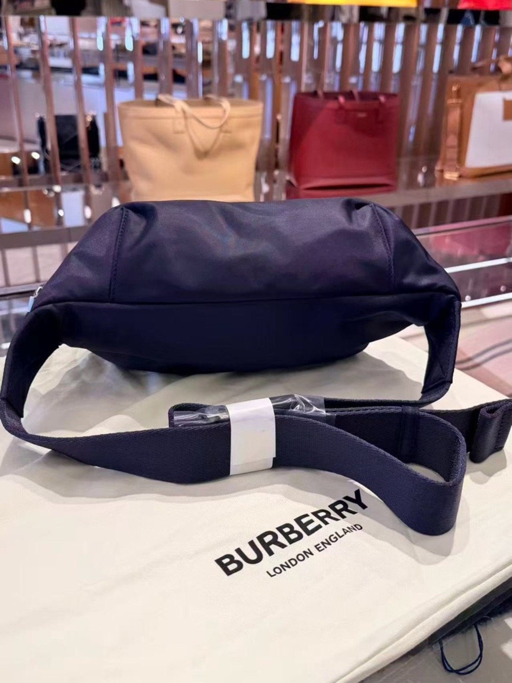 Burberry Navy Zip bum bag New - Picture 4 of 8